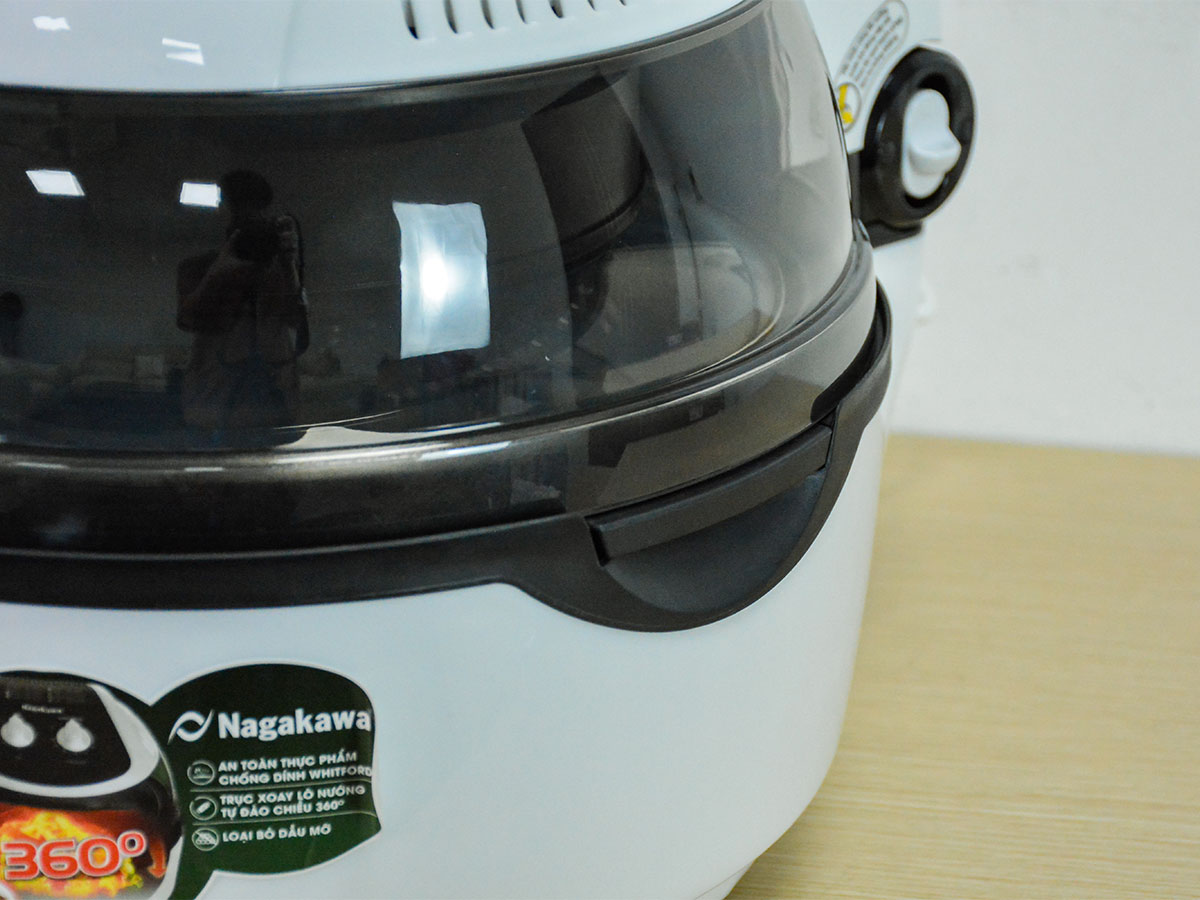 Nồi chiên không dầu xoay 360 độ Nagakawa NAG3302 - 9 lít