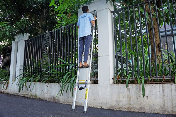 Thang nhôm rút gọn đơn Advindeq ADT214F