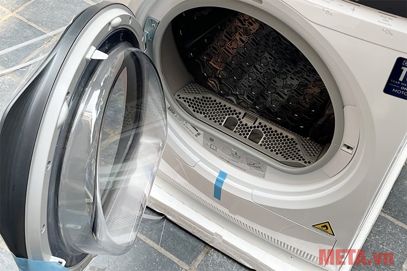 Máy sấy bơm nhiệt Electrolux UltimateCare 8kg EDH803J5WC