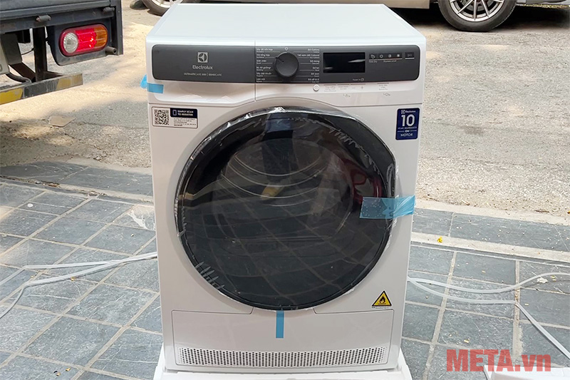 Máy sấy bơm nhiệt Electrolux UltimateCare 8kg EDH803J5WC