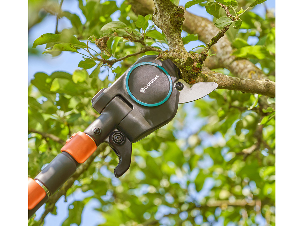 Kéo cắt cành tầm cao Gardena Starcut Pro L 12081-20
