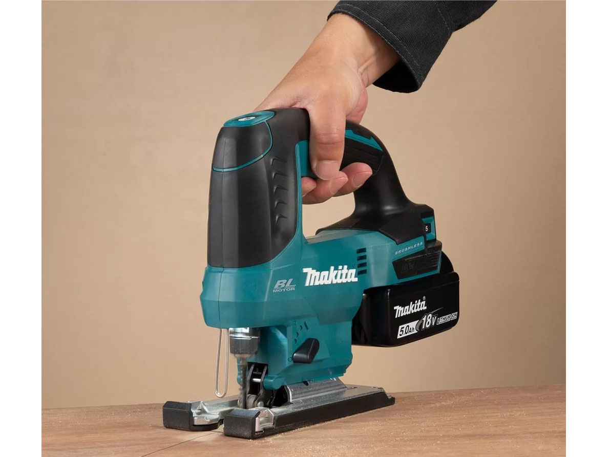 Máy cưa lọng dùng pin 18V Makita DJV184Z (Chưa pin và sạc)