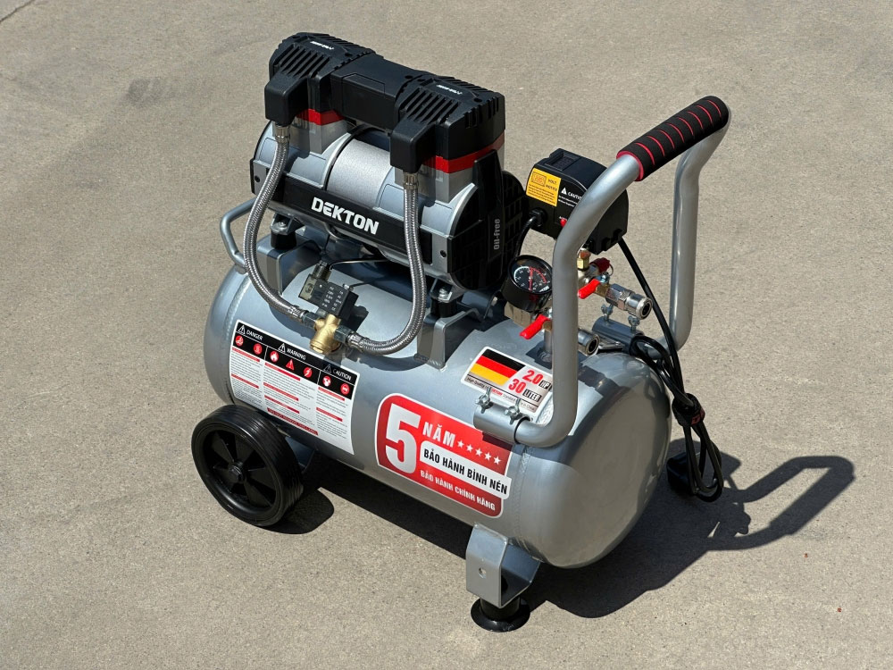 Máy nén khí không dầu Dekton DK-AC3930PROMAX (30 lít, 2HP, bình hợp kim nhôm)
