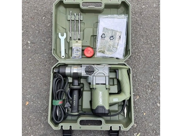 Máy khoan đục bê tông 2 chức năng Dekton DK-RH3002XPRO 1.050W