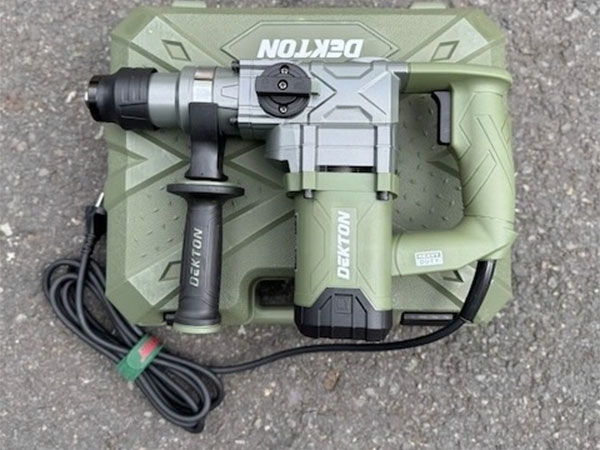 Máy khoan đục bê tông 2 chức năng Dekton DK-RH3002XPRO 1.050W