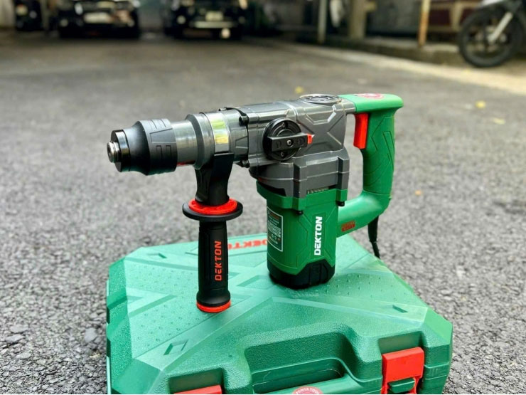 Máy khoan đục Dekton DK-RH2702 - 1.050W