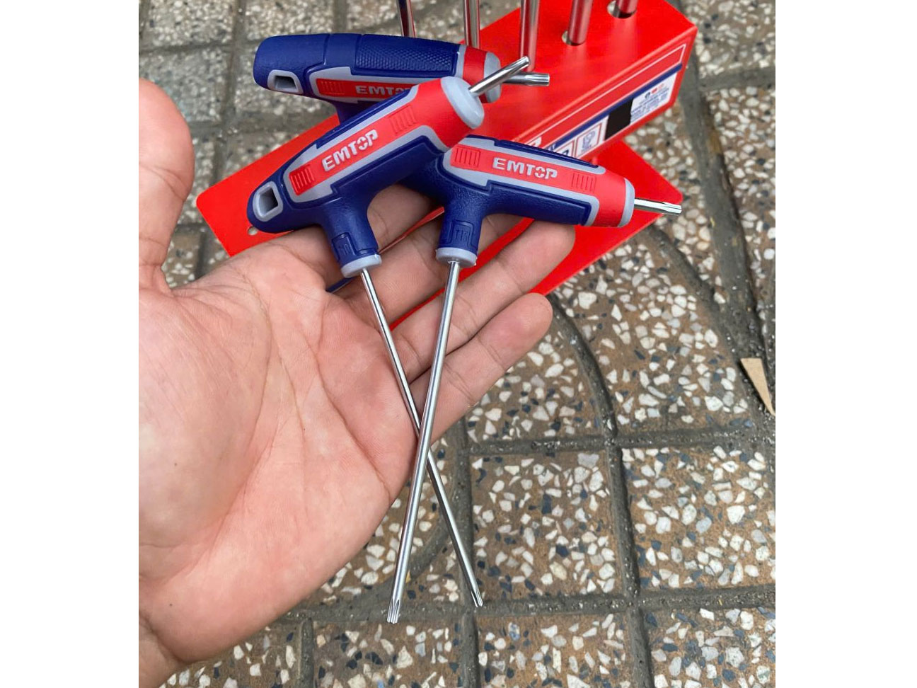 Bộ hoa thị tay cầm chữ T 8 chiếc Emtop ETHW6063