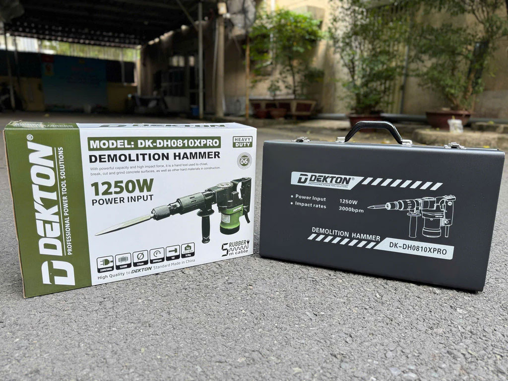 Máy đục bê tông Dekton DK-DH0810XPRO (17mm - 1.250W)