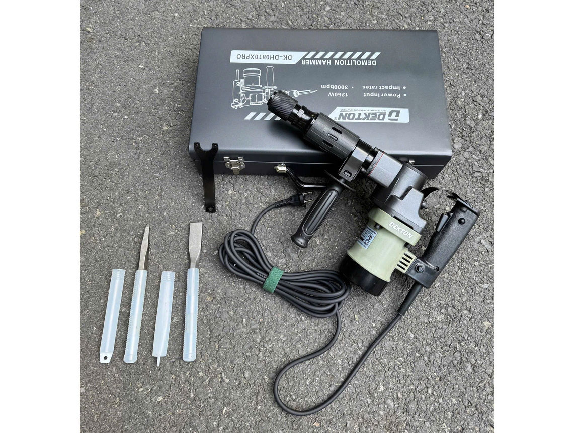Máy đục bê tông Dekton DK-DH0810XPRO (17mm - 1.250W)