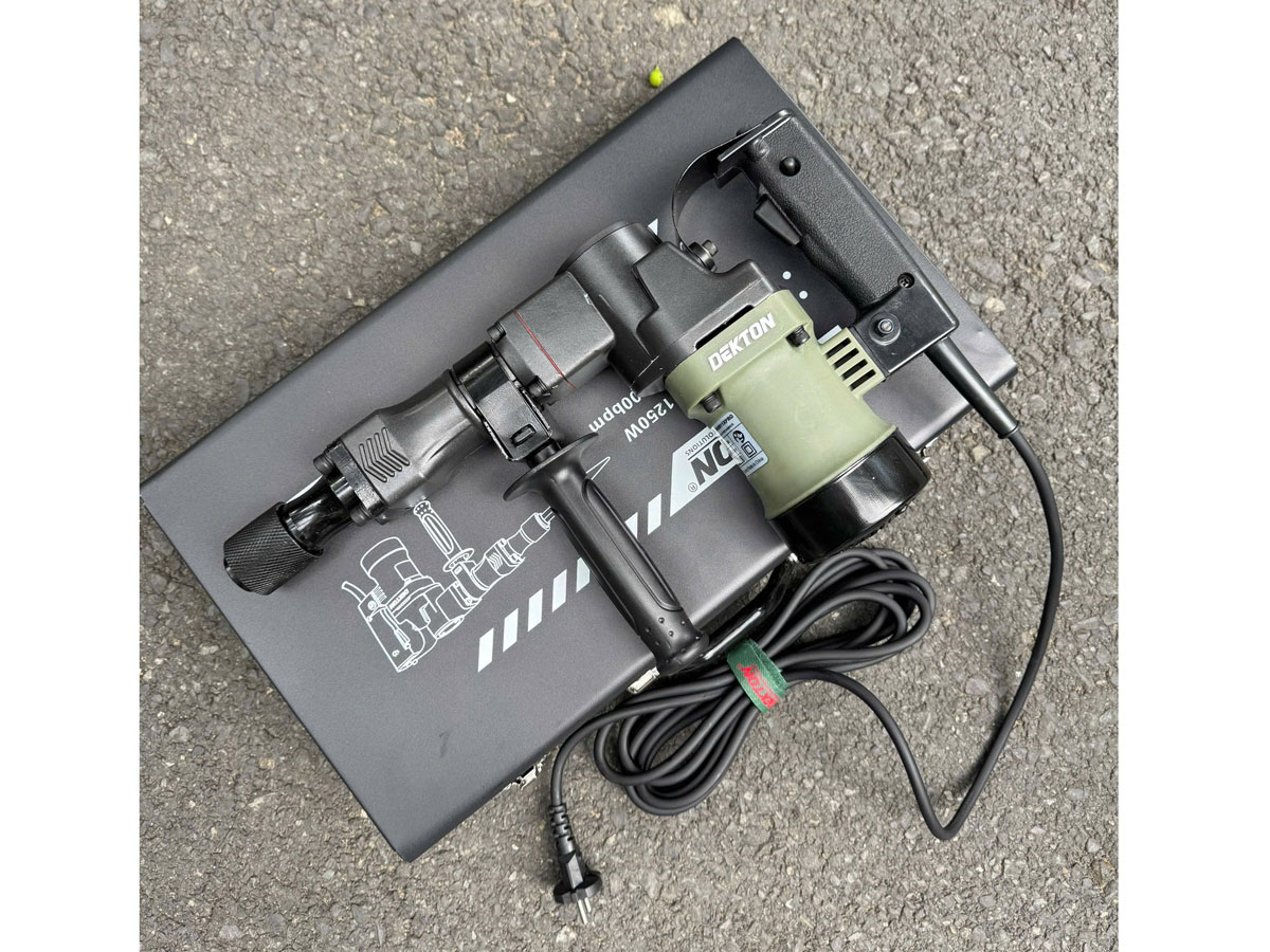 Máy đục bê tông Dekton DK-DH0811XPro (17mm - 1.250W)