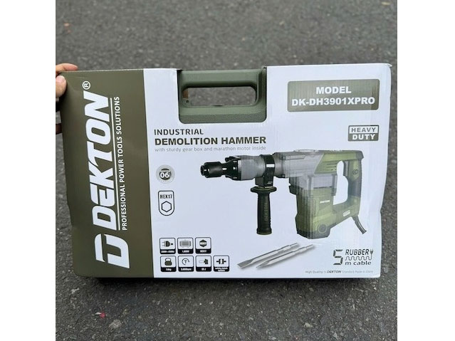 Máy đục bê tông Dekton DK-DH3901XPRO (17mm - 600W)