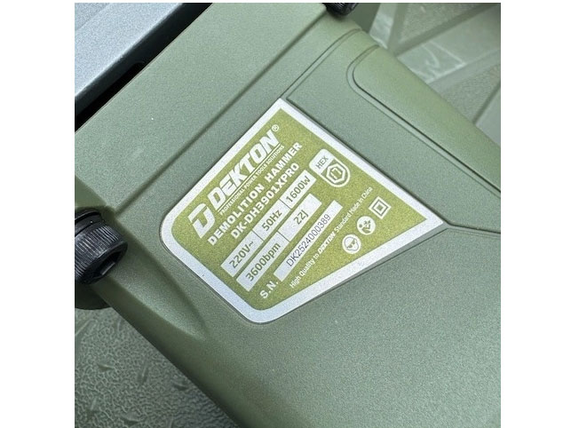 Máy đục bê tông Dekton DK-DH3901XPRO (17mm - 600W)