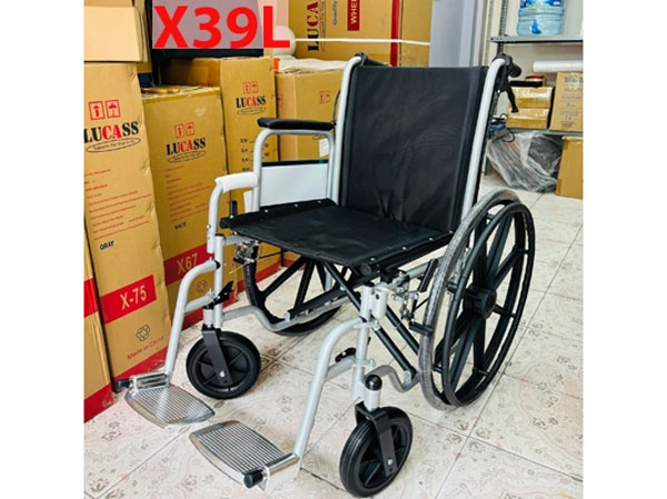 Xe lăn Lucass X39L (bánh đúc, đệm 2 lớp)