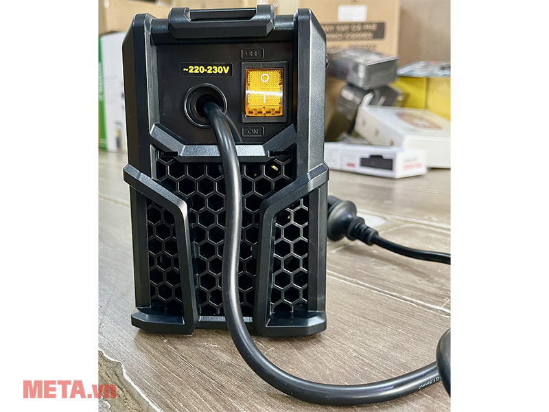 Máy hàn que điện tử Huter 220A (65/173) Máy hàn que điện tử Huter 220A (65/173)