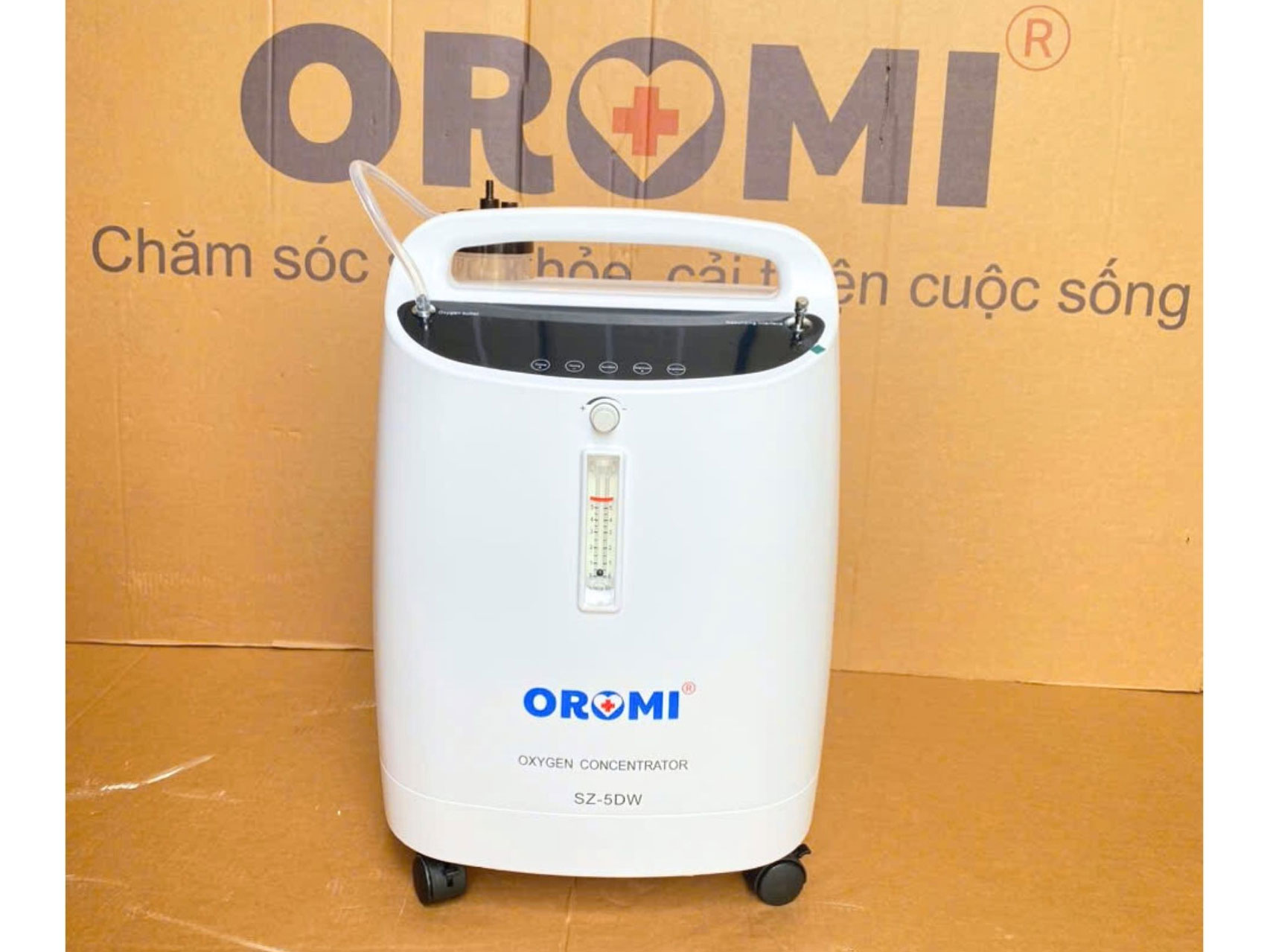 Máy tạo oxy tích hợp xông khí dung Oromi SZ-5DW (5 lít/phút)