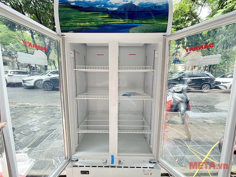 Tủ mát Sanaky 6009HP có dung tích lớn