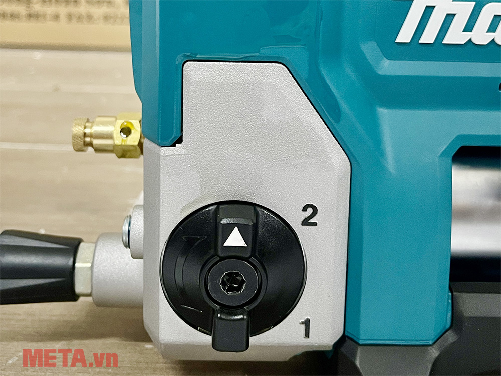 Máy bơm mỡ dùng pin 18V Makita DGP180RT (1 sạc + 1 pin 5AH)