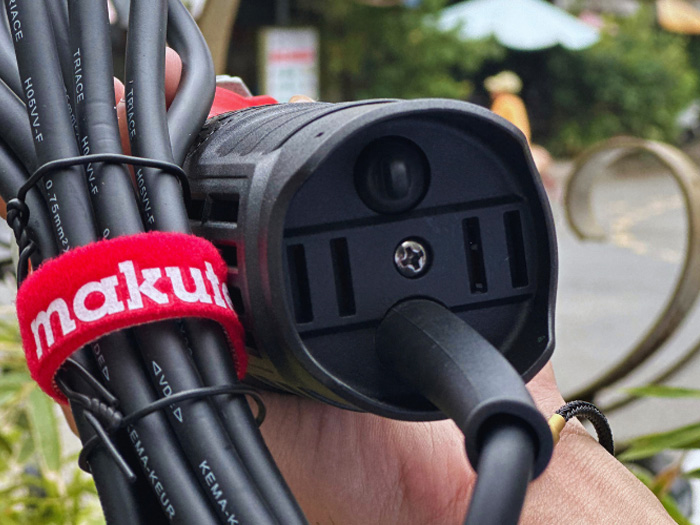 Máy mài góc Makute AG126-N (850W, 100mm)