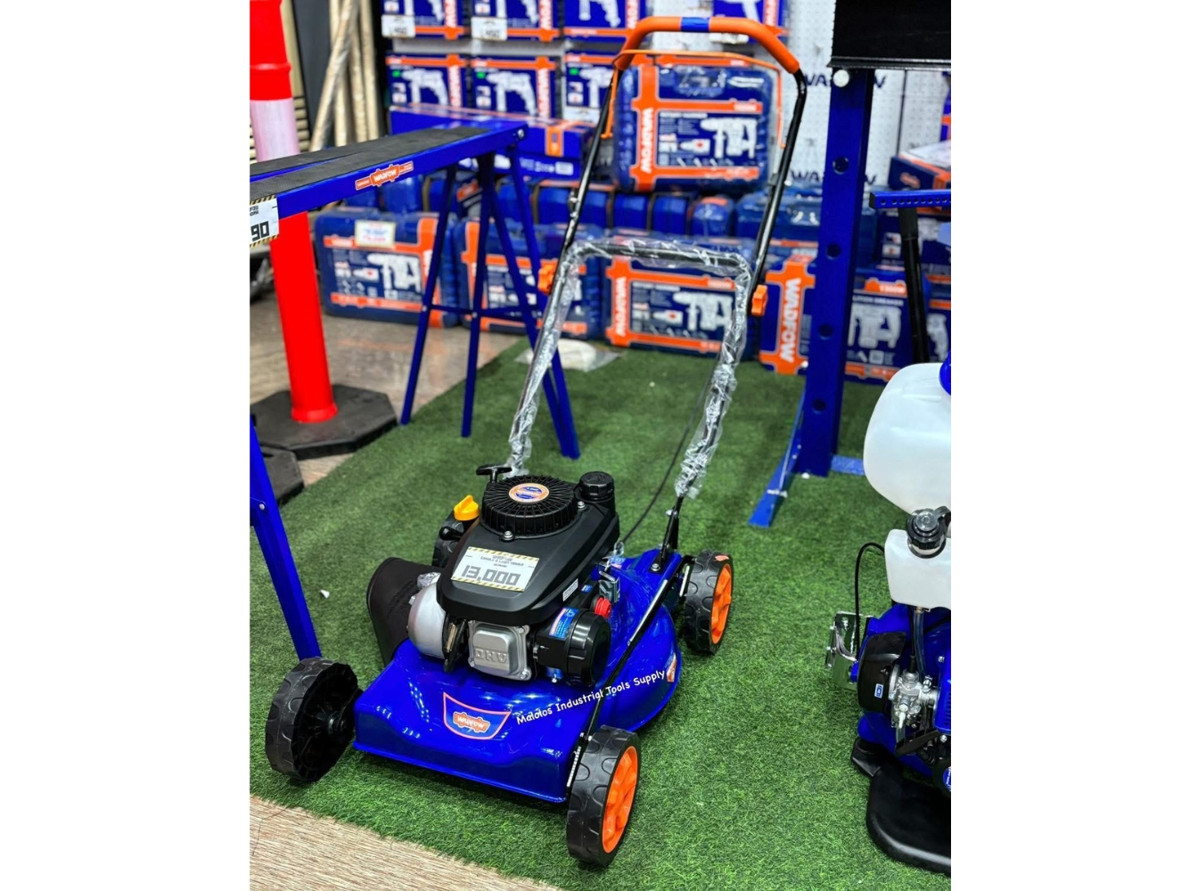 Xe cắt cỏ 4 thì 3KW Wadfow WGM2A18