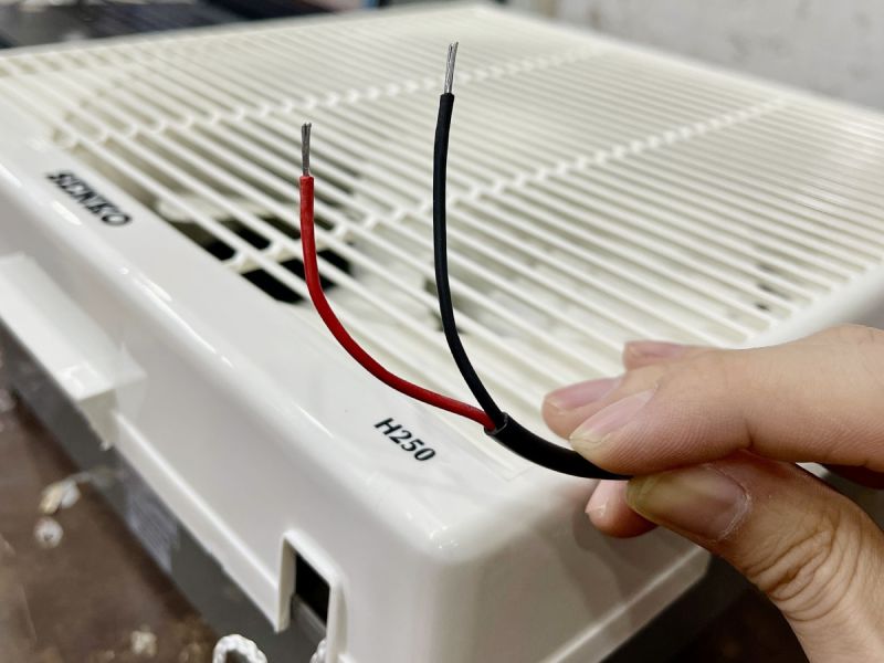 Quạt hút gió âm tường 2 chiều Senko H250