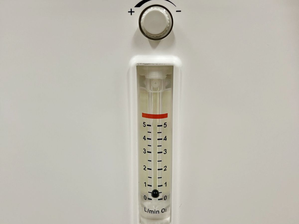 Máy tạo oxy tích hợp xông khí dung Oromi SZ-5DW (5 lít/phút)