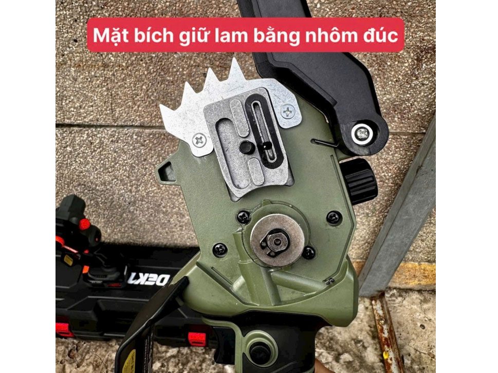 Máy cưa xích pin 21V Dekton M21-CX10PRO (chưa pin, sạc)