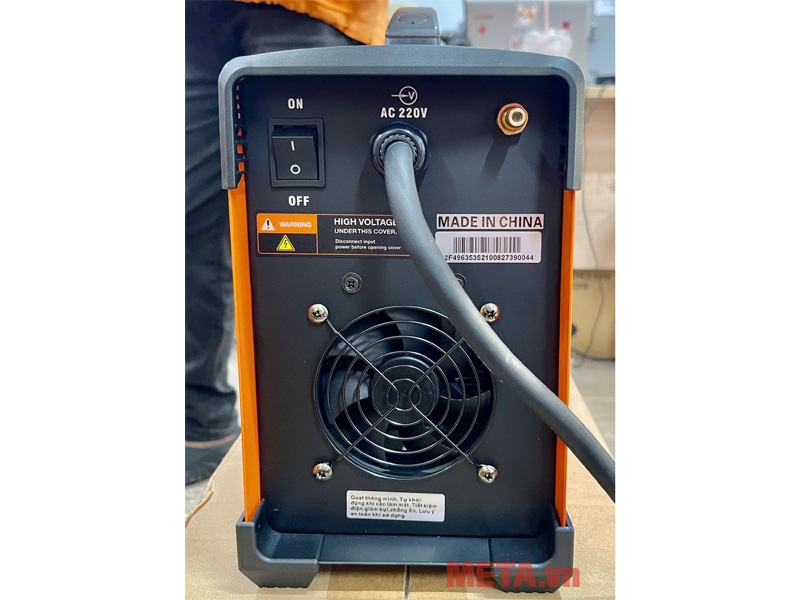 Công tắc máy hàn nằm bên hông các công tắc nằm bên hông máy hàn Tig Jasic