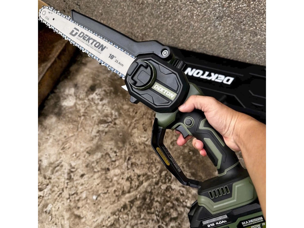 Máy cưa xích pin 21V Dekton M21-CX10XPRO (chưa pin, sạc)