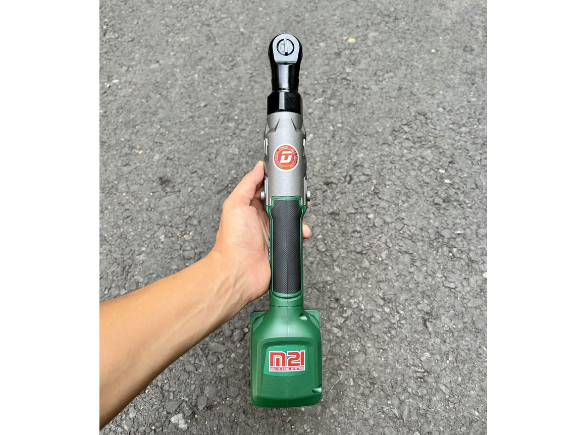 Máy siết bu lông pin 21V Dekton M21-RW90BL (chưa pin, sạc)