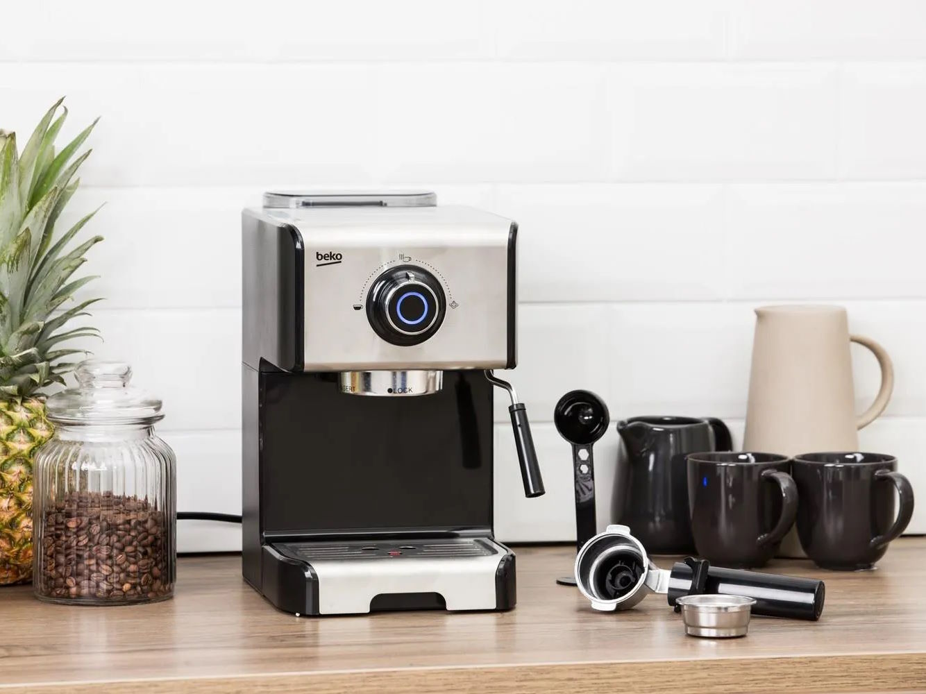 Máy pha cafe espresso Beko CEP5152B