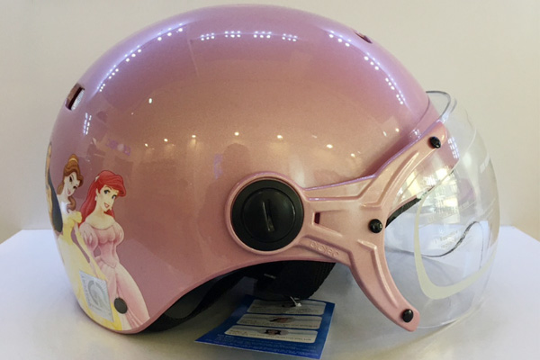 Họa tiết bắt mắt thu hút các bạn nhỏ Nón bảo hiểm