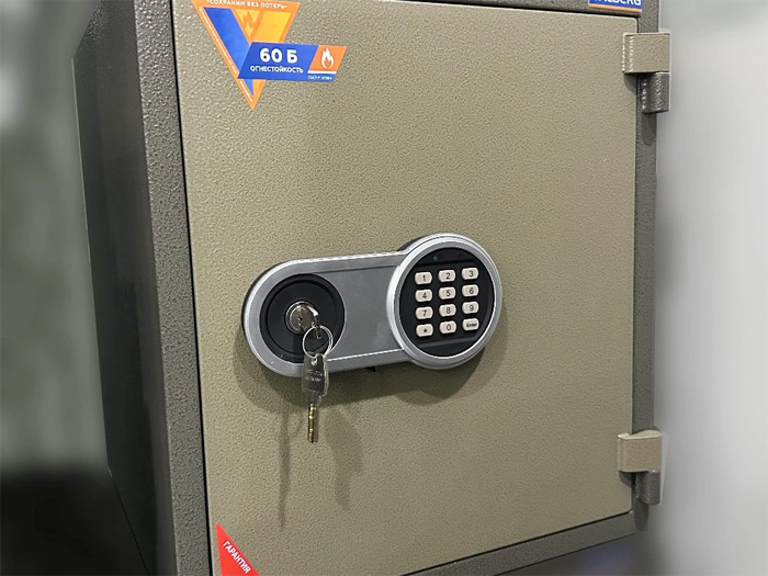 Két sắt chống cháy Valberg FRS nhỏ (khóa cơ và mật mã)