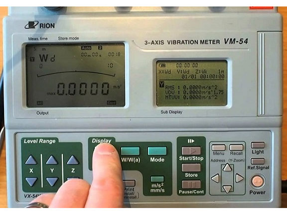 Máy đo độ rung 3 chiều Rion VM-54