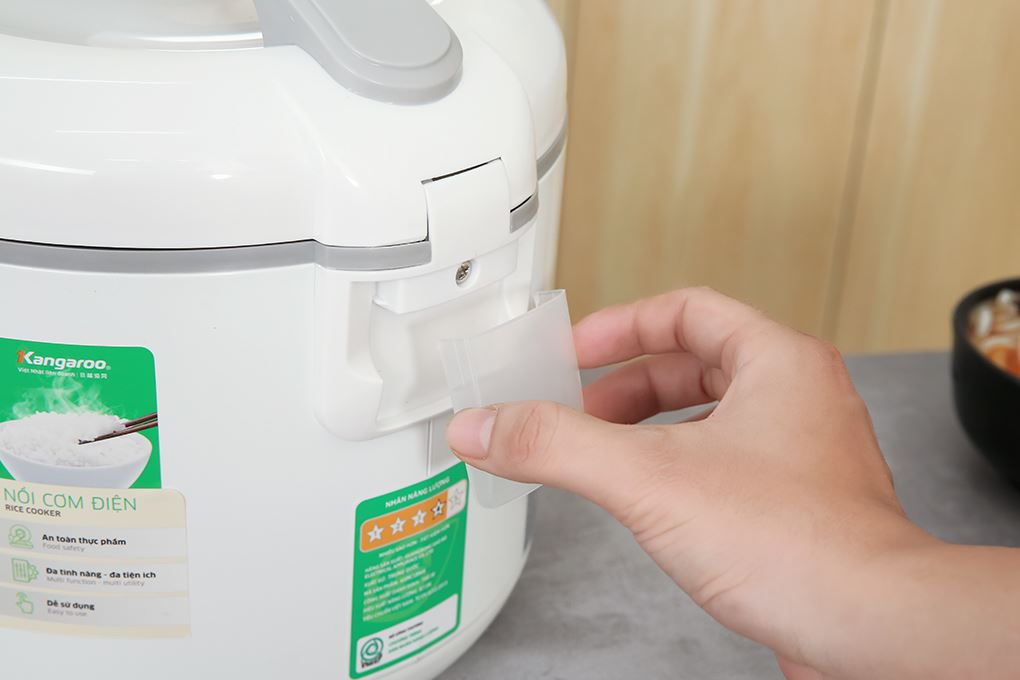 Nồi cơm điện Kangaroo 1.8 lít KGRC18M8