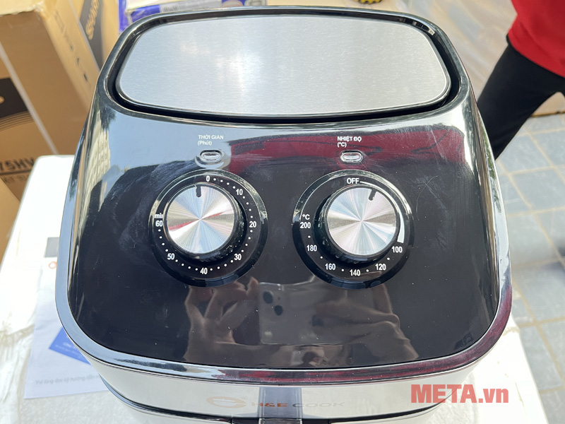 Nồi hoạt động thông qua cách điều chỉnh núm vặn