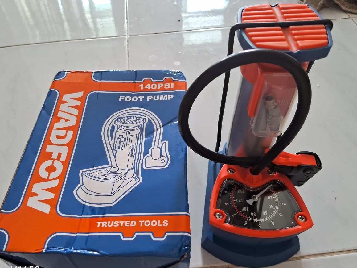 Bơm đạp chân Wadfow WPP2510 (có đồng hồ)