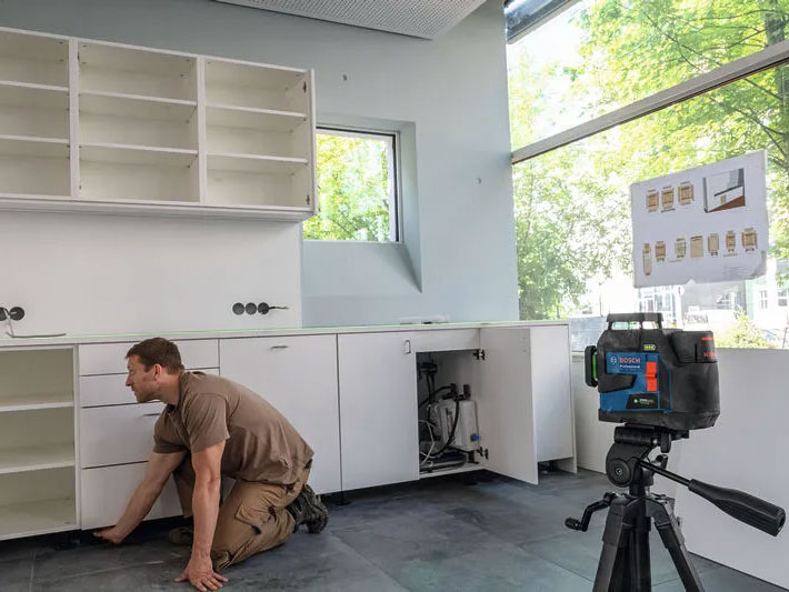 Máy cân mực 12 tia xanh Bosch GLL 100-33 CG 06010654K0