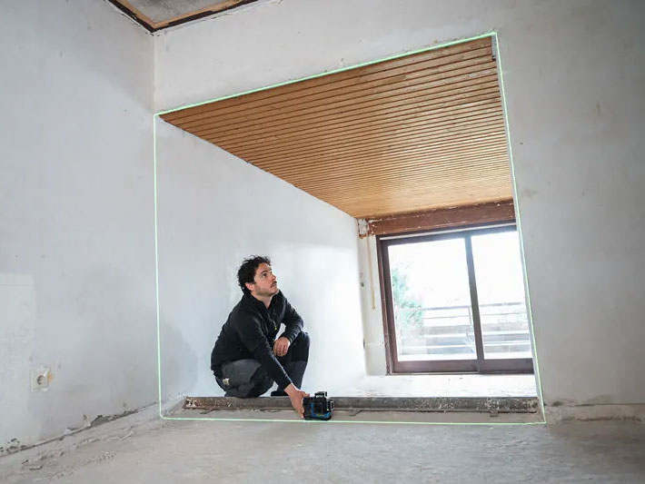 Máy cân mực 12 tia xanh Bosch GLL 100-33 CG 06010654K0