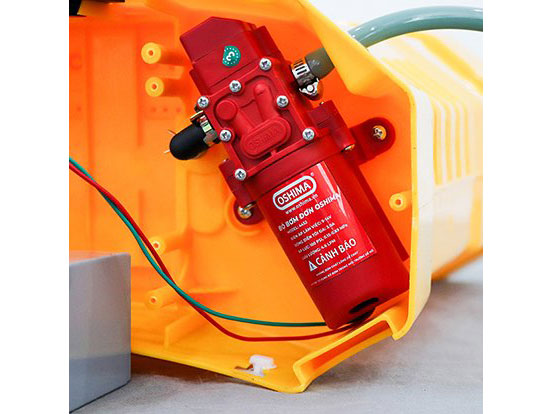 Máy phun thuốc trừ sâu, côn trùng điện Con Ong Vàng Li16 (1 pin)