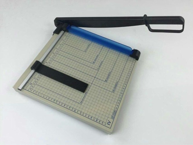 Bàn cắt giấy Bosser GD-04 A4