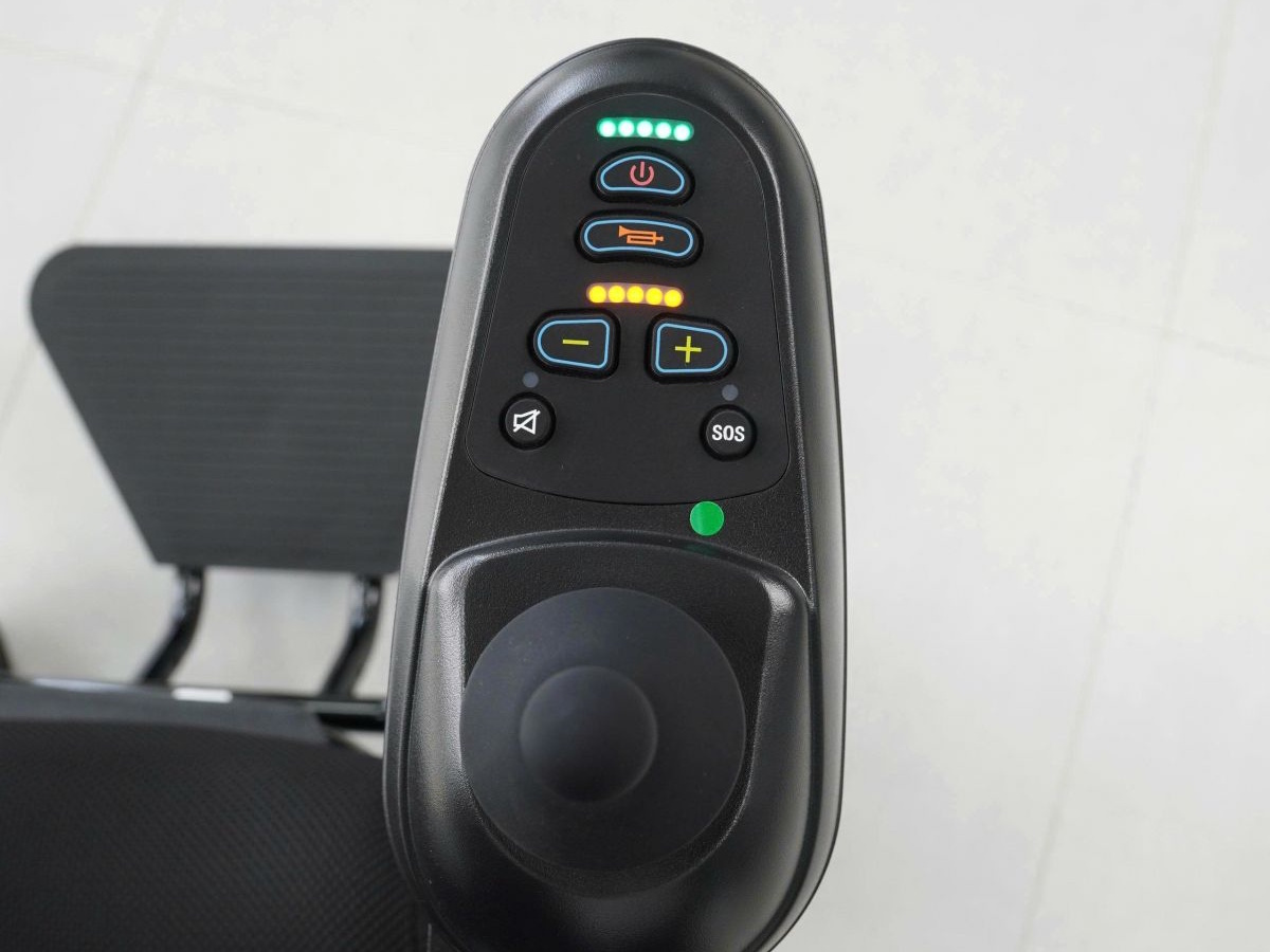 Xe lăn điện cao cấp Lucass XE-603L