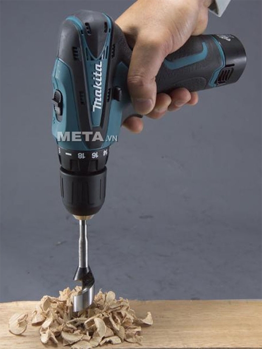 Máy khoan pin Makita DF330DWE được trang bị 2 chức năng chính là khoan và vặn vít