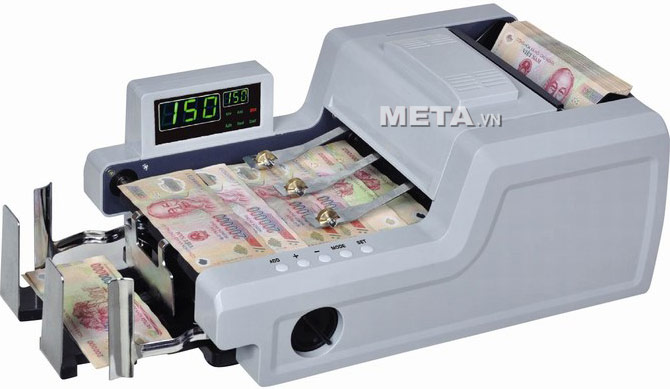 Máy đếm tiền CASHTA 5800W phát hiện tiền giả