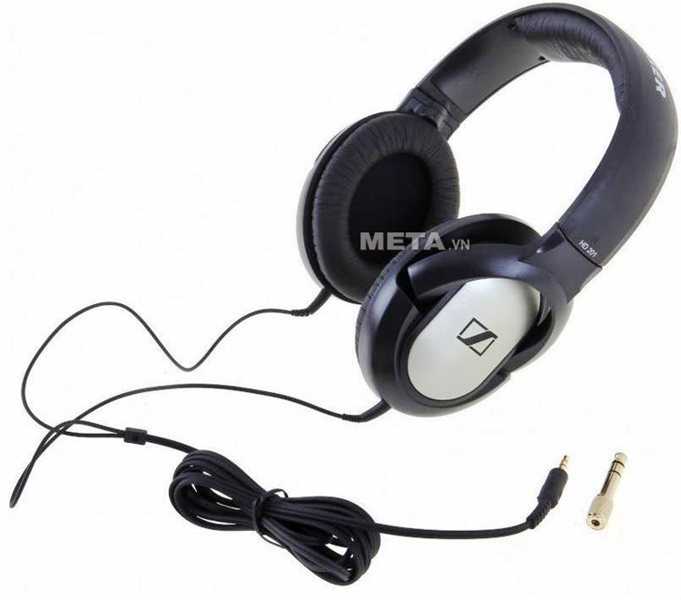 Tai nghe Sennheiser HD 201 sử dụng dây cáp dài 3m, tăng khả năng di động khi giải trí.