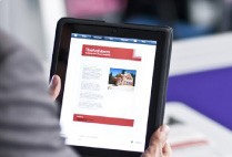 Máy in laser màu Brother HL-L8250CDN dễ dàng kết nối được nhiều thiết bị