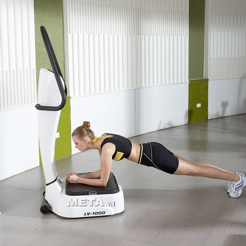 Máy rung toàn thân LV-1000 có khung sườn chắc chắn, giúp bạn thoải mái tập luyện ở nhiều tư thế khác nhau.