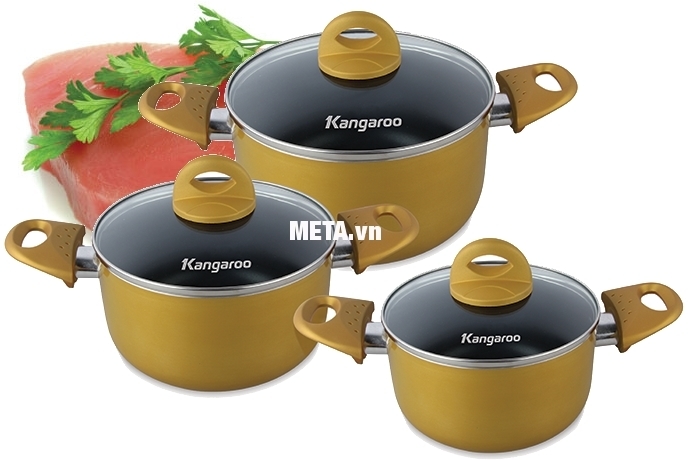 Bộ nồi nhôm sắc màu Kangaroo KG935 dùng được trên bếp từ. Bộ nồi nhôm sắc màu Kangaroo KG935 dùng được trên bếp từ.