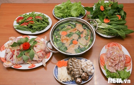 Bếp điện từ Elmich L6346 giúp bạn làm món lẩu gà thơm ngon