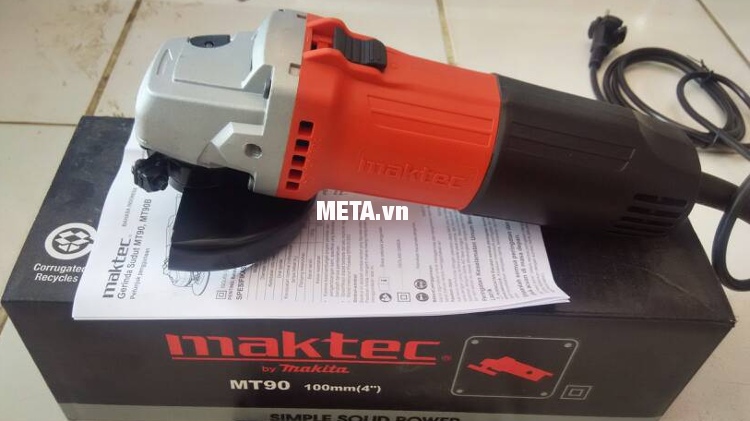 Máy mài góc Maktec MT90 kết cấu máy chắc chắn, chịu va đập cao.