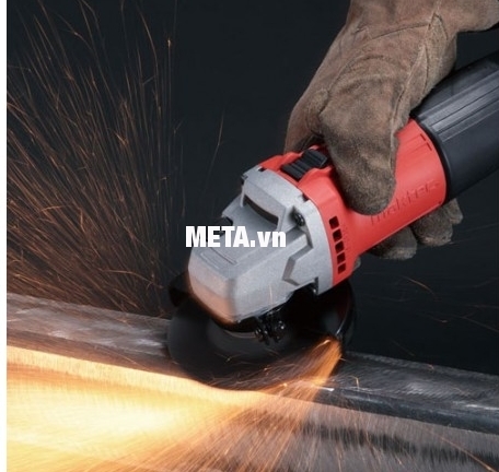 Máy mài góc Maktec MT90 cho khả năng mài nhẵn vật liệu cực kỳ nhanh chóng.